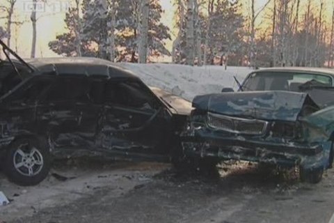 В Сургуте в выходные произошло около 100 аварий