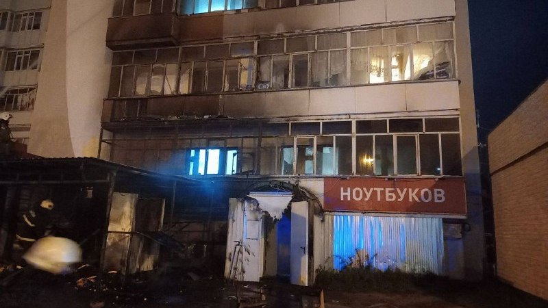 Пожар в многоэтажке на Мира в Сургуте —  эвакуировали весь подъезд