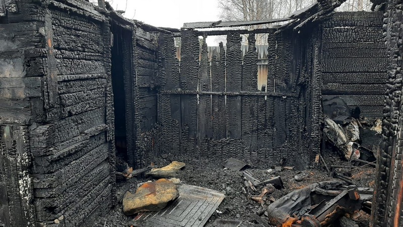 В Сургуте при пожаре в дачном кооперативе «Кедровый бор» погиб мужчина