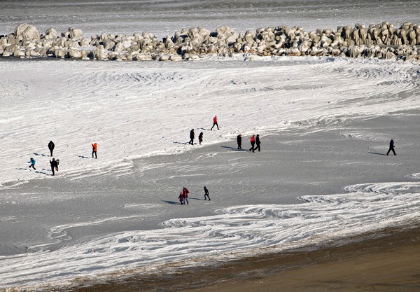 Впервые за 30 лет Черное море покрылось льдом 1