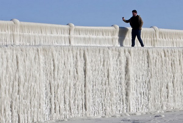 Впервые за 30 лет Черное море покрылось льдом 2