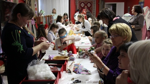 Центр ремесел Югры готовит волонтеров для работы с детьми