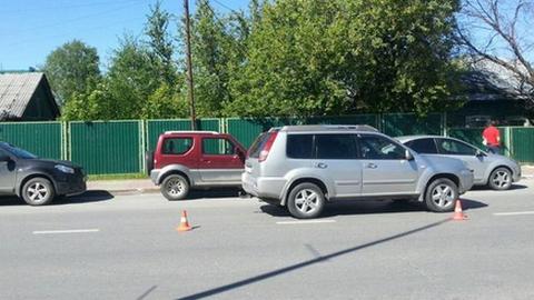 В Ханты-Мансийске автоледи сбила девочку, перебегавшую дорогу в неположенном месте