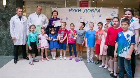 Наталья Комарова стала почетным донором. Губернатор приняла участие в мероприятиях ко Дню донора