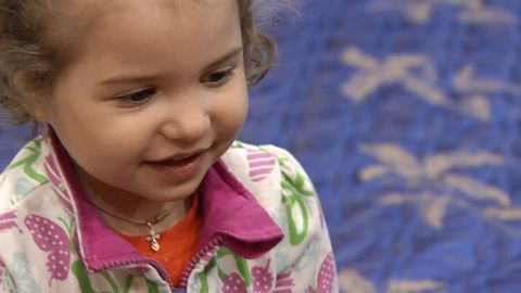 До 50 приступов в день! Двухлетняя сургутянка София Янкина нуждается в помощи западных врачей