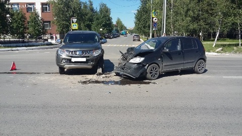 В Нижневартовске не поделили дорогу две иномарки, пострадал один из водителей