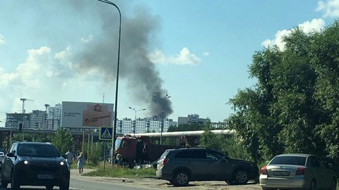 В Сургуте в центре города сгорел частный дом. ФОТО