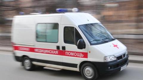 Везли в больницу одних — сбили других. В Иркутске и Магнитогорске под колеса скорых на пешеходниках попали две женщины. ВИДЕО