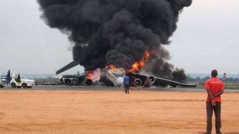 В Сирии при взлете разбился российский Су-24, экипаж погиб‍