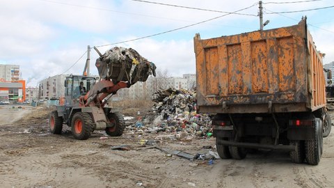 За этот год в Сургуте убрали почти гектар мусора. Ликвидировать свалку поможет...электронная почта