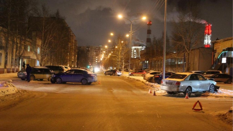 В Сургуте автоледи спровоцировала ДТП, в котором пострадали дети 