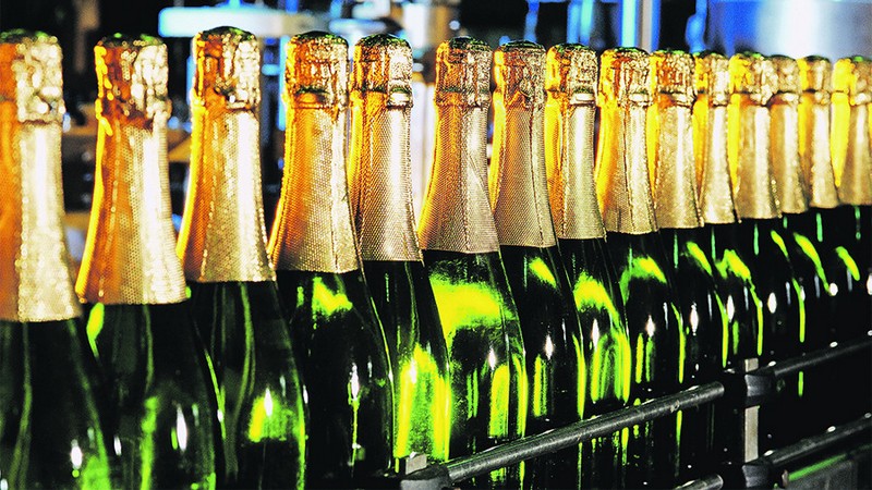 Качество и безопасность шампанского перед Новым годом проверит Роспотребнадзор