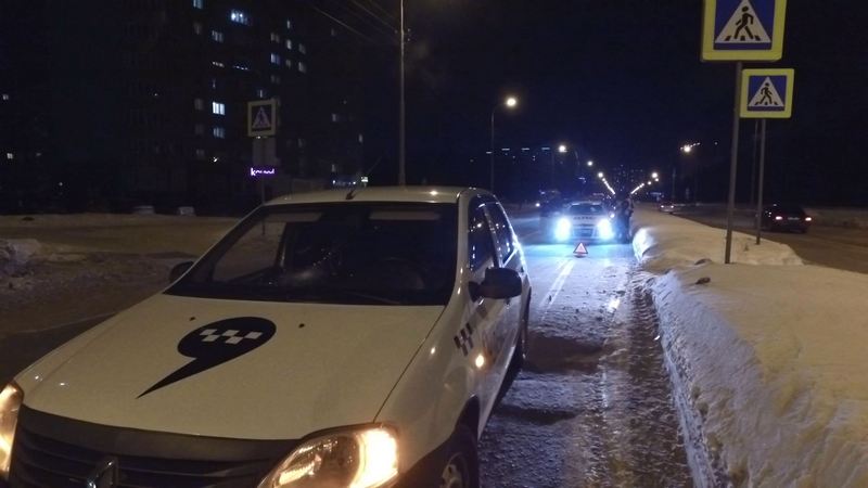 Не успел затормозить: в Сургуте снова сбили пешехода - девушка в больнице