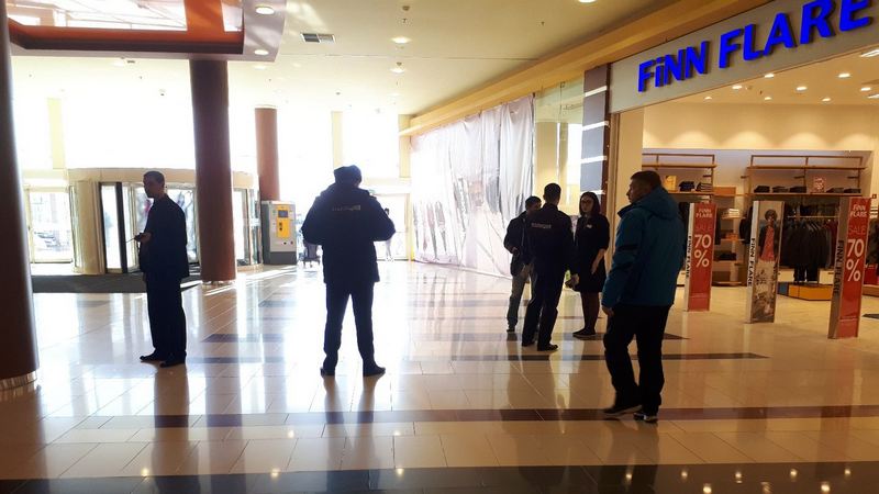 СРОЧНО! Задержан напавший сегодня с ножом на посетителя в сургутском торговом центре
