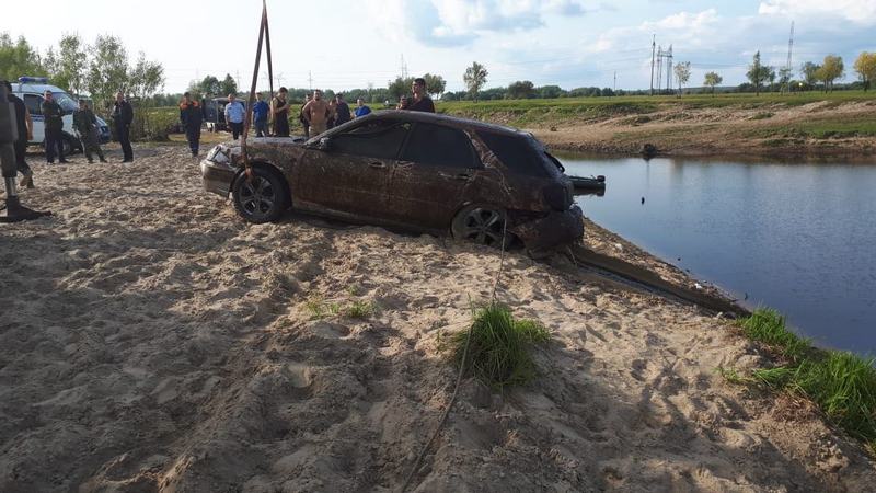 В реке близ Нефтеюганска нашли машину с телами пропавших 2 года назад людей