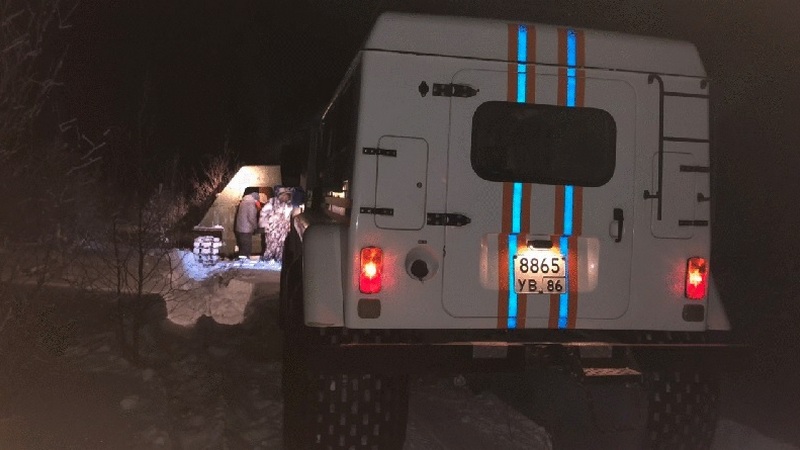 Трое человек в мороз застряли на болотах Сургутского района