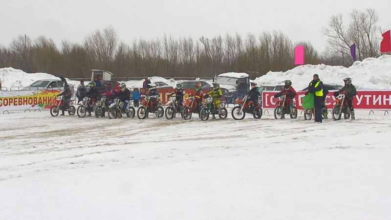 Снег, ветер, скорость: тысячи сургутян собрал фестиваль экстремальных видов спорта