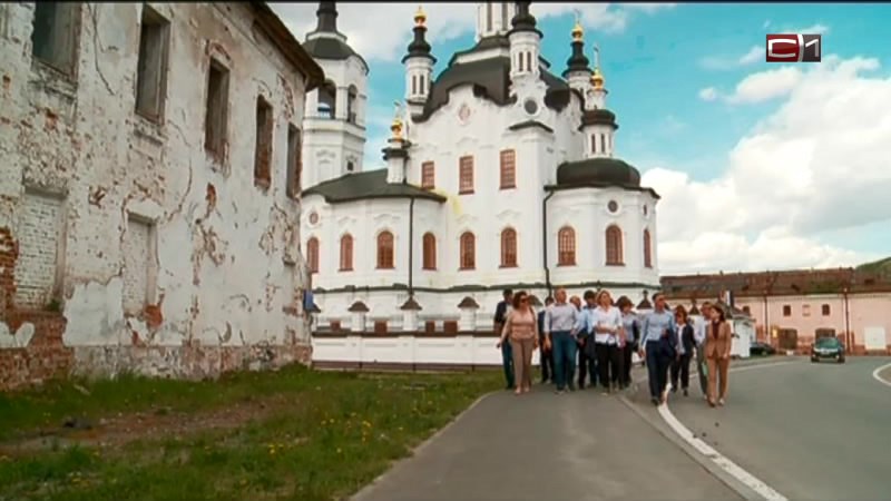 Александр Моор прошёл туристическим маршрутом по духовной столице Сибири