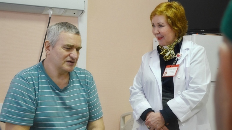 Сургутские врачи дважды спасли жизнь пациенту с тяжелым пороком сердца