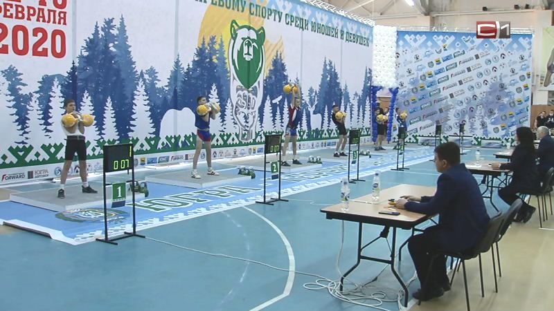 В Сургуте проходит Всероссийское первенство по гиревому спорту 