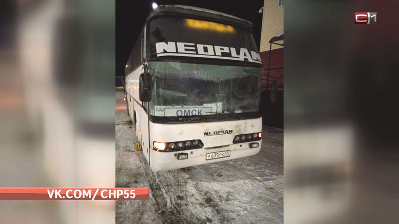 На трассе в Тюменской области сломался автобус с вахтовиками 