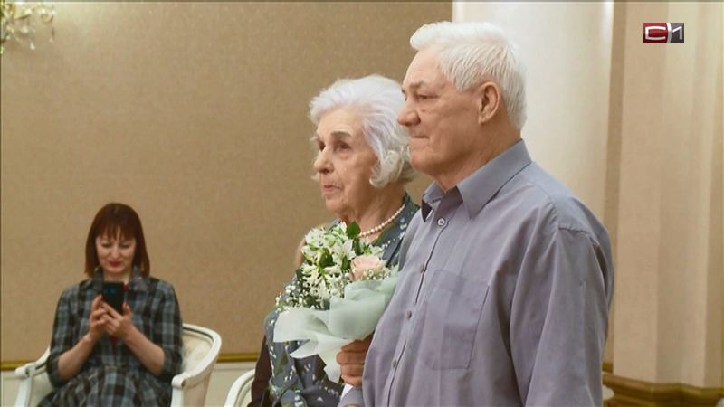 В Тюмени прошло необычное бракосочетание: невесте - 92 года, жених почти на 20 лет моложе
