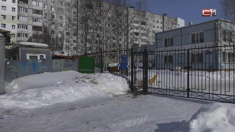 В мэрии Сургута обосновали строительство спортмагазина вплотную к детскому саду