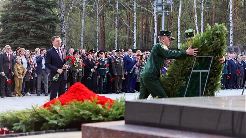 Спасибо за служение Отчизне! Владимир Якушев почтил память погибших в войне