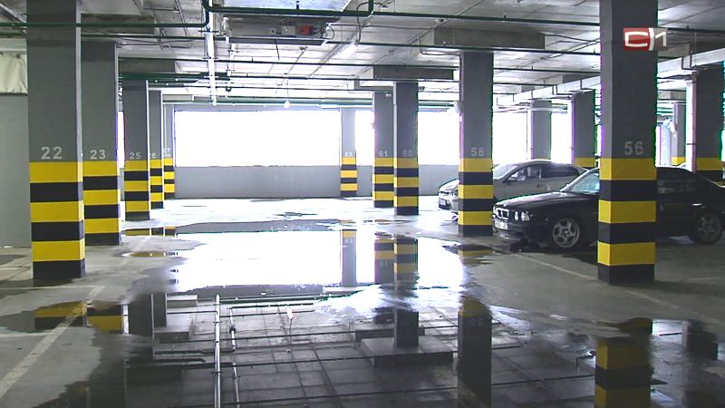 Полмиллиона за потоп. Сургутяне жалуются на заливаемый дождями крытый паркинг