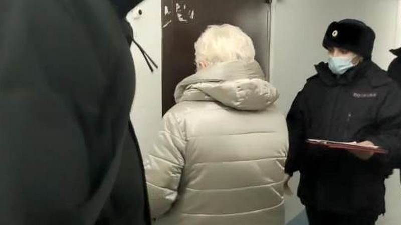 В Сургуте поймали 70-летнюю «бизнесвумен», торговавшую поддельными медотводами
