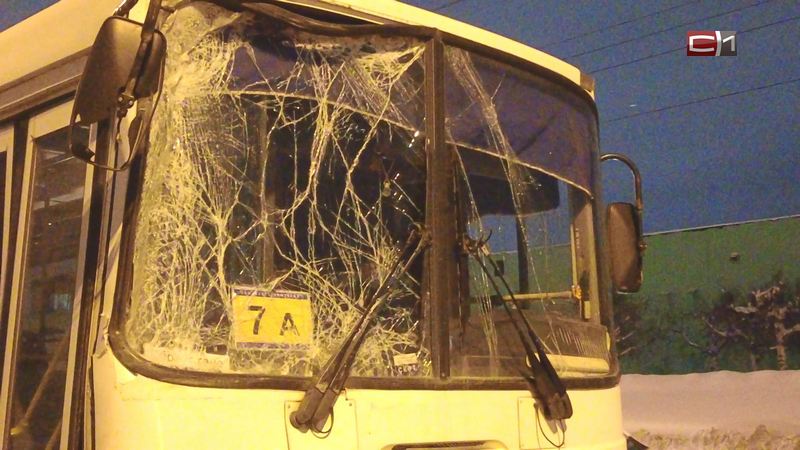 Подробности ДТП с автобусами в Сургуте: водитель сначала въехал в «Порше»