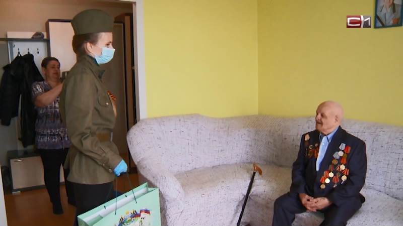Продуктовые наборы вручают ветеранам ВОВ в Тюменской области