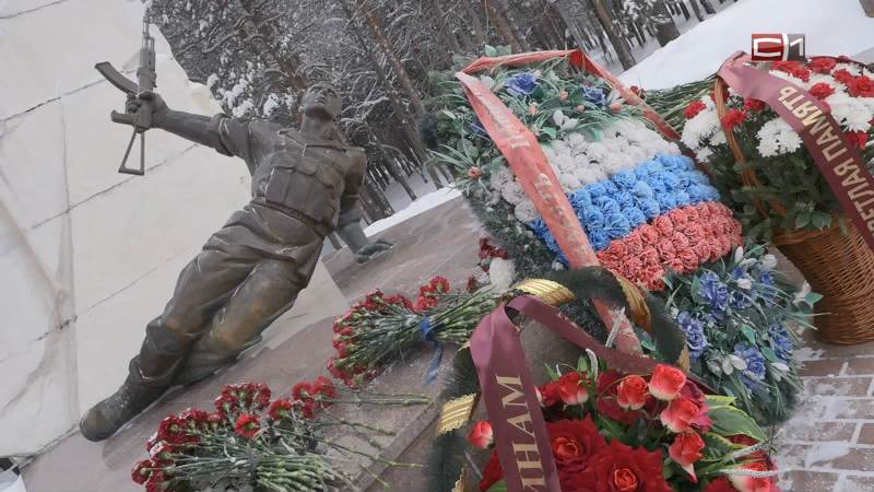 Память павших на территории Северного Кавказа бойцов почтили в Сургуте