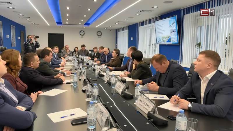 Губернатор Югры Наталья Комарова встретилась с депутатами и чиновниками Сургута