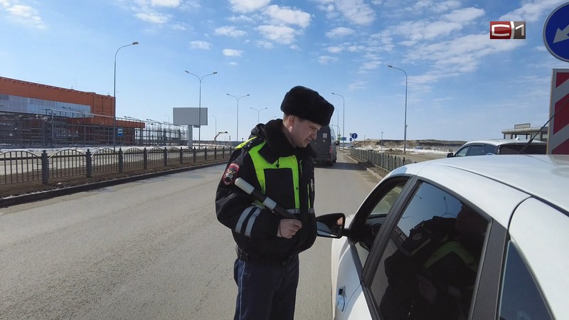 Нарушения в работе таксистов нашли автоинспекторы Сургута