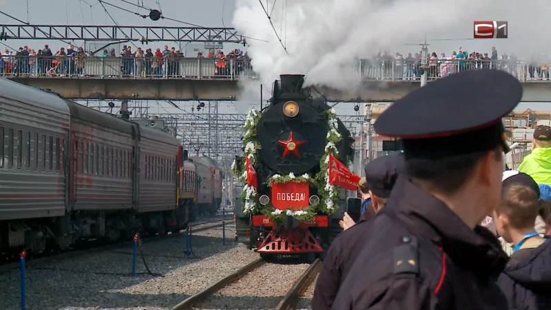 Ретропоезд «Эшелон Победы» идет по Тюменской области