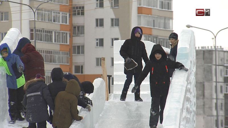 Сургутские власти пообещали доделать ледовые городки до 30 декабря