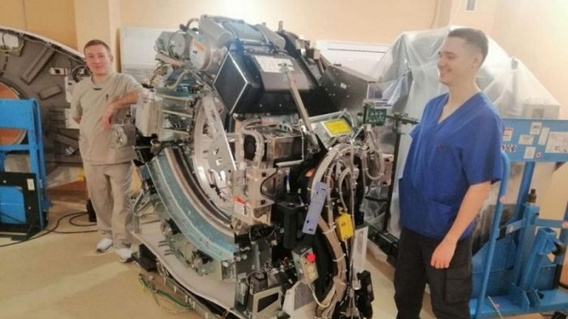 В больницы двух югорских городов завезли новое медоборудование