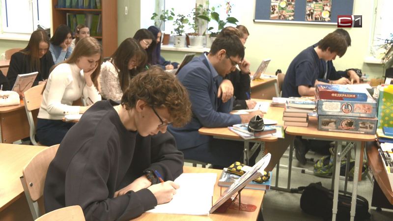 Запрет мобильных телефонов на уроках - на усмотрение руководства сургутских школ