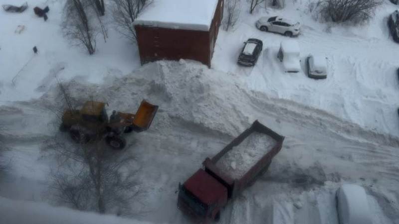 Одна снежная ночь в Сургуте свела все старания коммунальщиков на нет