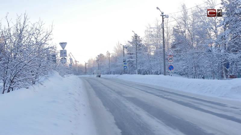 Из-за непогоды на дорогах вблизи Сургута введены ограничения