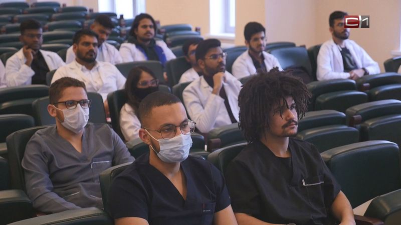Студенты-медики из Египта и Индии проходят практики в поликлиниках Сургута