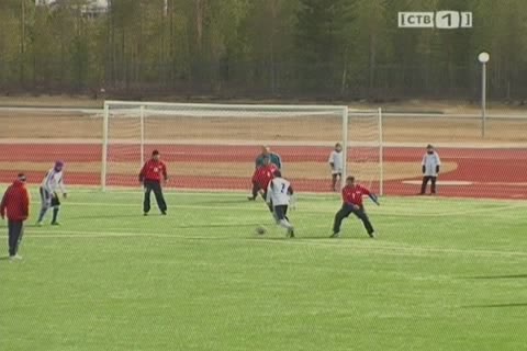 Футболисты-ветераны сразились в Сургуте