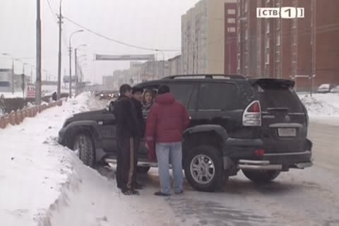 Внедорожник сбил пешехода на улице Быстринской  