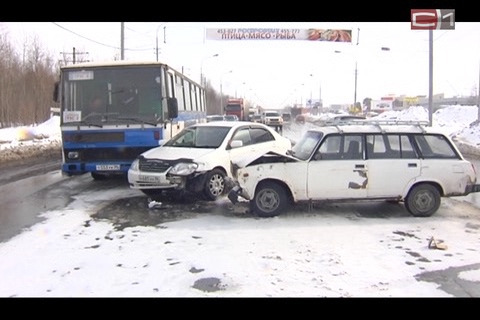 В Сургуте за сутки произошло два ДТП с пассажирскими автобусами