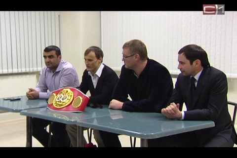 Участники турнира по боксу памяти Павла Малаховского встретились с Евгением Градовичем