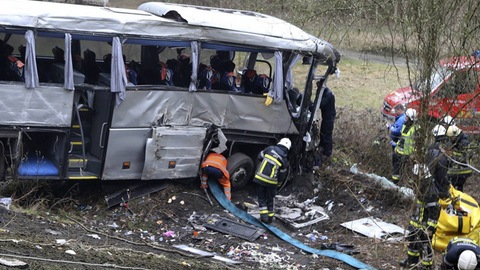 В Бельгии упал с моста автобус с детьми из России