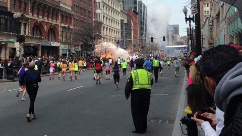 У финиша Бостонского марафона прогремели два взрыва