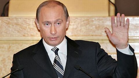 Подведены итоги первого года президентства Путина в третьем сроке