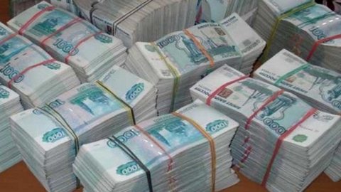 В Нижневартовске кассир банка за 10 месяцев вынес 24 миллиона рублей